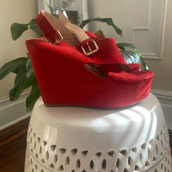 Sandals - Picture 3 of 4